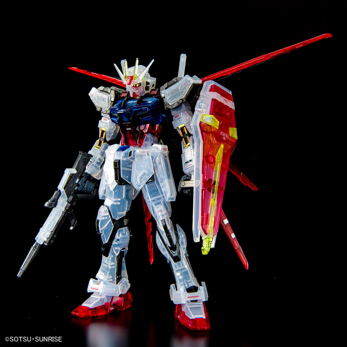RG 1/144 高达基地限定翔翼型突击高达&空中霸王炮装/剑装套装（彩色 